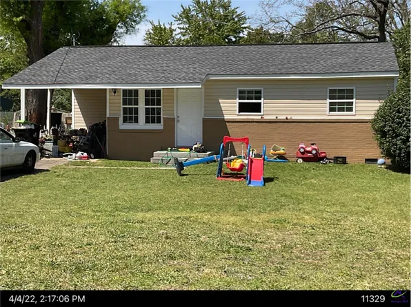 301 Kingsbury Cir, Warner Robins, GA 31088
