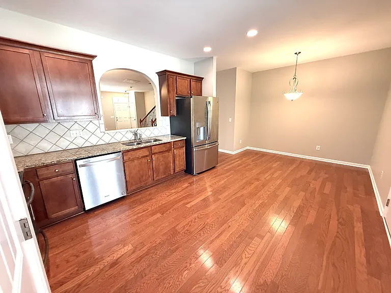 514 Dragby Ln — Photo 34