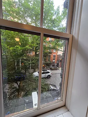 Rented by Plaza Real Estate Group | media 18