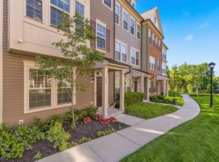25 Haralson Ct, Livingston, NJ 07039