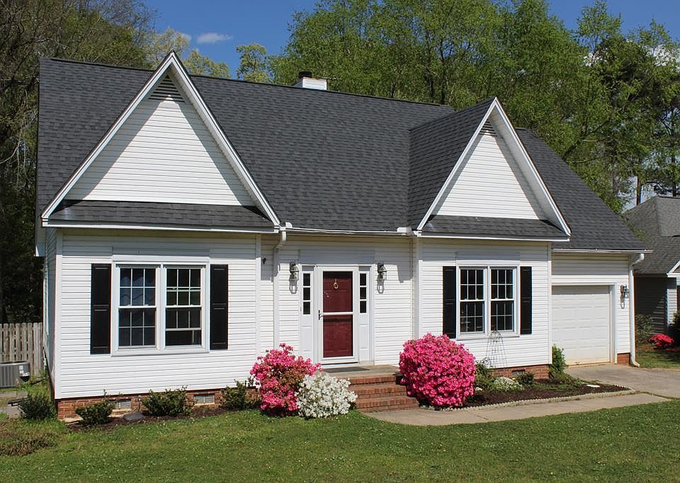 1st image of 1022 N Lake Dr