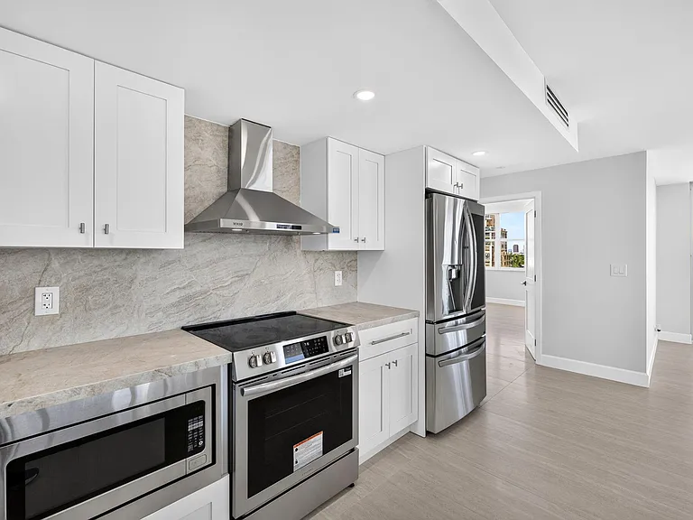 209 N Fort Lauderdale Beach Blvd #8A — Photo 6