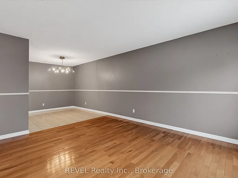 6166 Wildrose Cres #UPPER — Photo 5