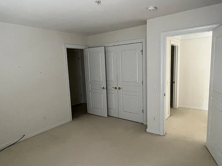 304 Arthur Ct #304 — Photo 34
