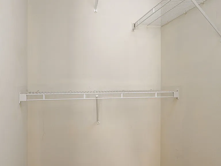 323 Ivy Glen Ct — Photo 18