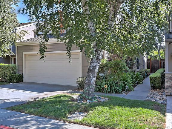 2nd image of 975 Oak Park Dr
