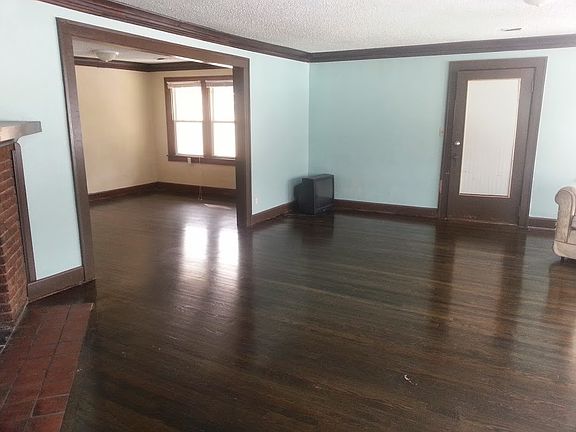 2nd image of 5325 Paseo Blvd