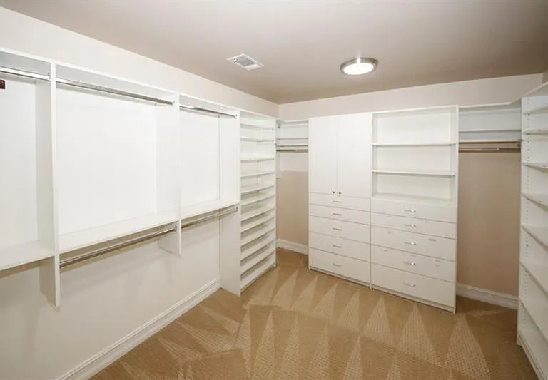 1354 Brookhaven Village Cir NE — Photo 40