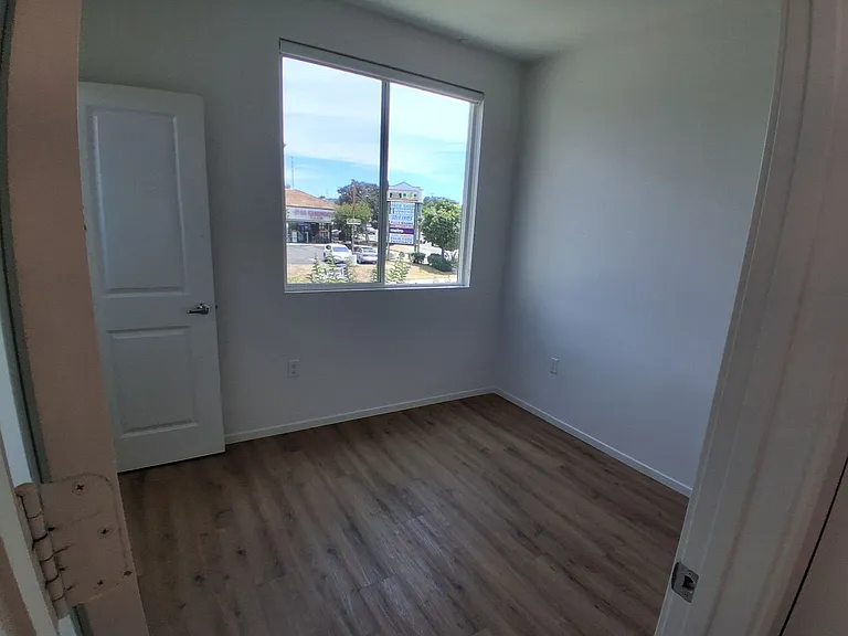 2040 N Highland Ave — Photo 40