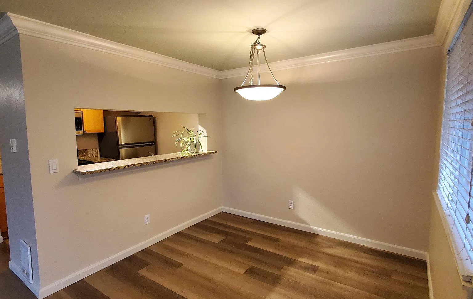 3 bed, 1043 sqft, $2,695 — Photo 4