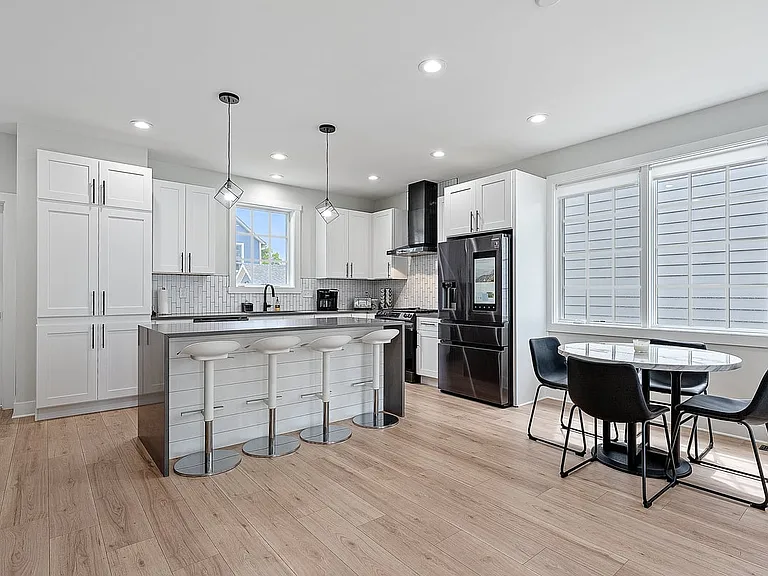 287 E Greenwood Ave — Photo 17