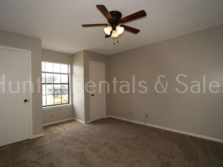 3801 Madison Dr — Photo 10