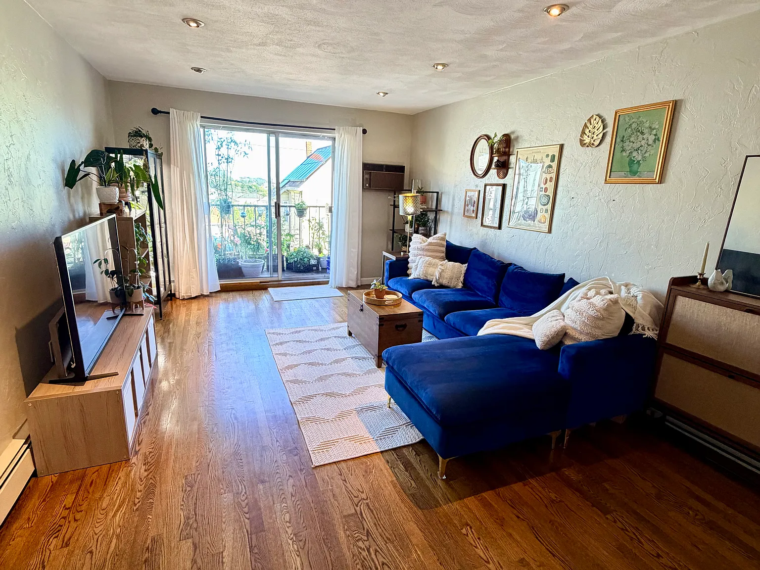 2 bed, $2,400 — Photo 2