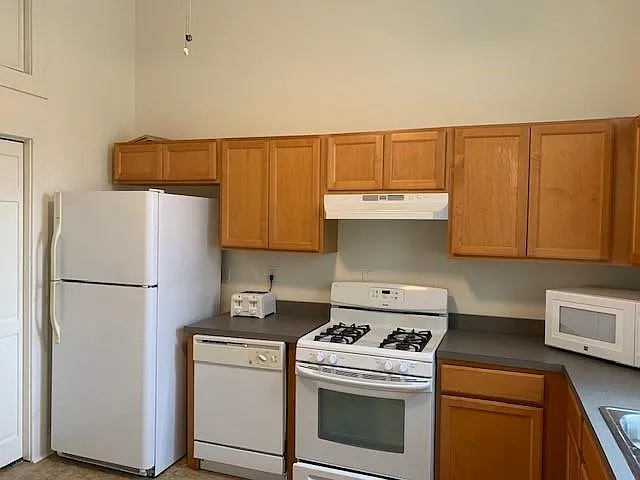 421 Hillary St — Photo 9