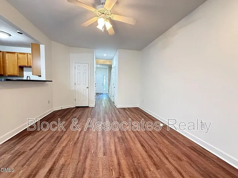 5523 Cottonrose Ln — Photo 5