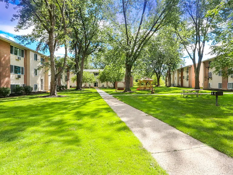 Geneseo Heights — Photo 1