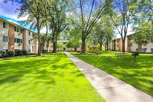 Geneseo Heights Photo 1