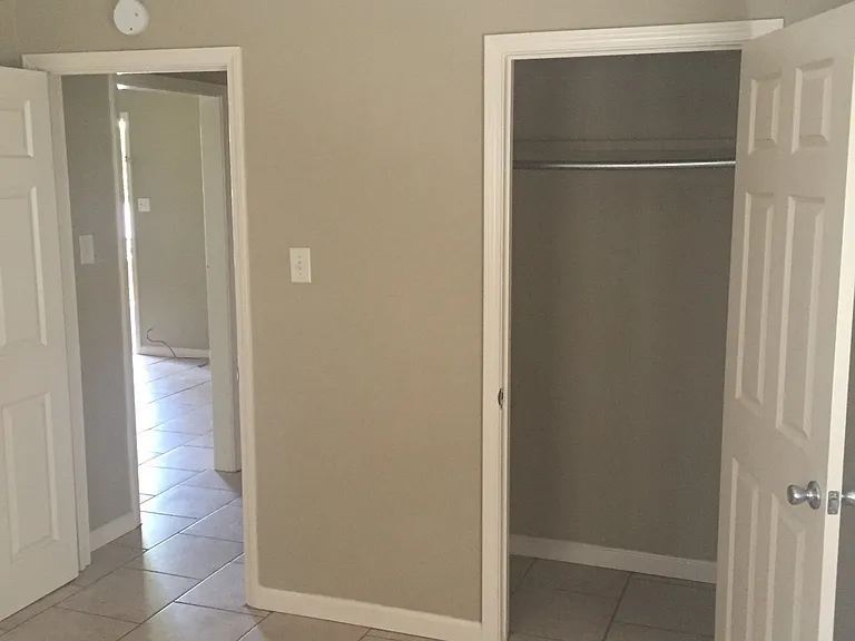 2801 Del Papa St #5 — Photo 3