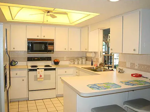 2583 Oberon Rd — Photo 2