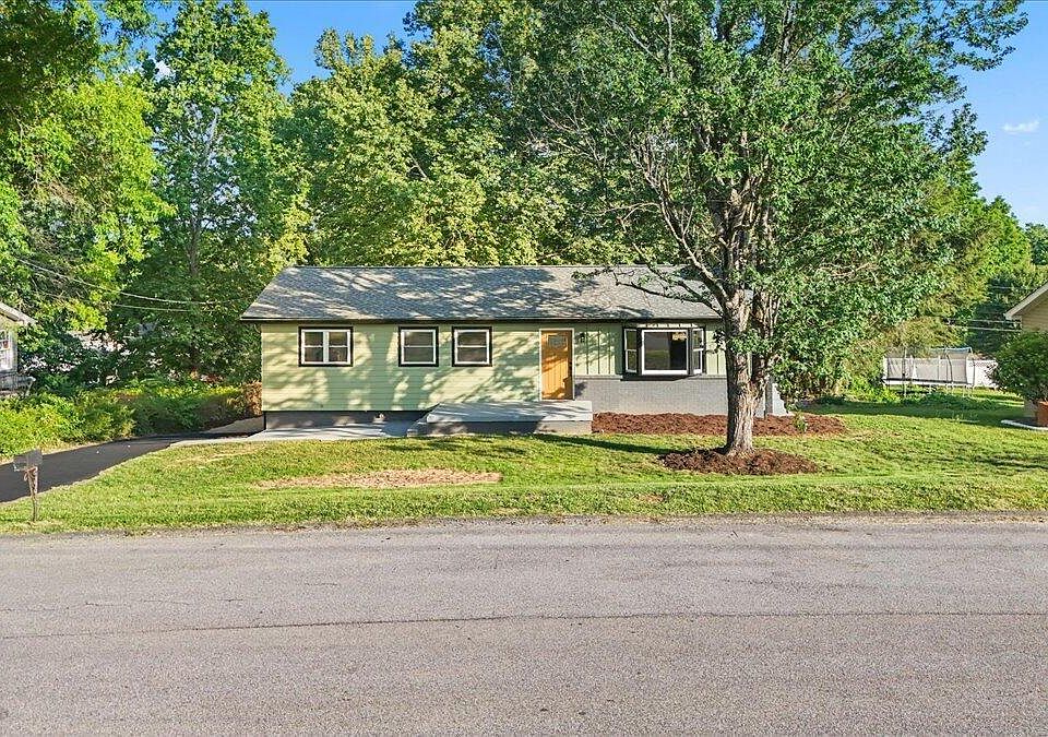 1st image of 301 Carolyn Cir