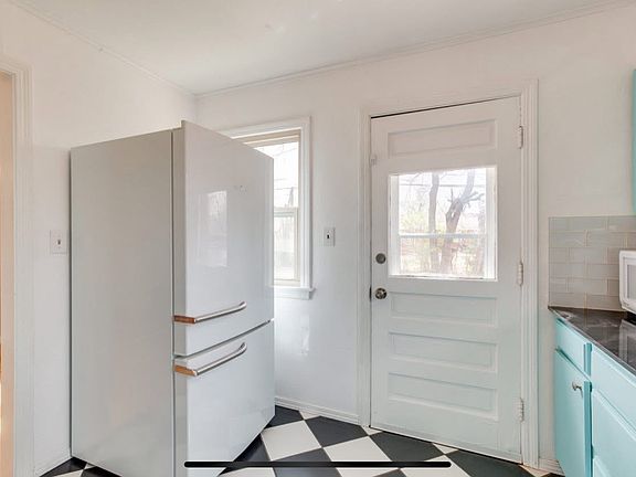 4th image of 1718 Brighton Ave