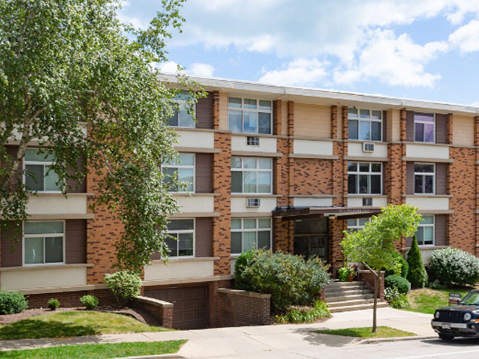 1st image of 2332 N Oakland Ave #202