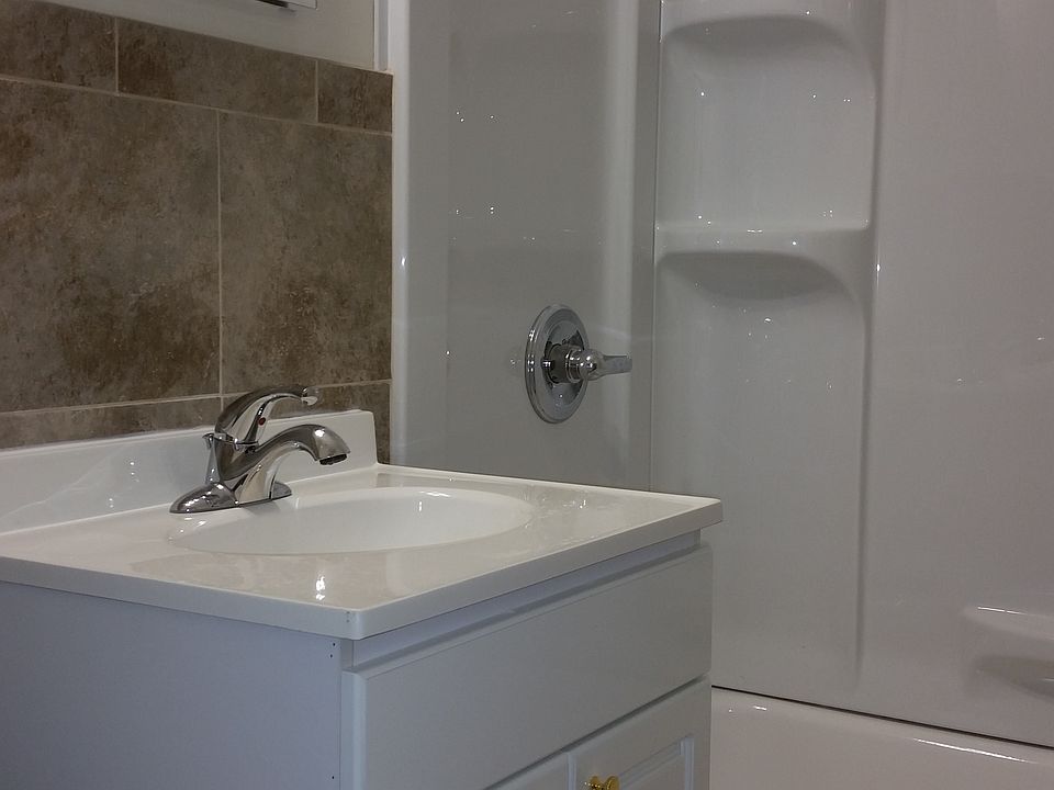 2nd image of 9817 101st Ave