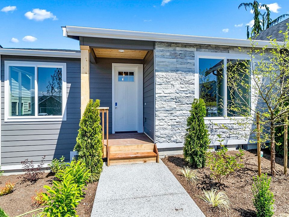 2nd image of 6123 42nd Street NE