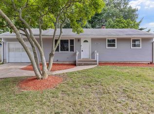 2312 Halsted Rd, Rockford, IL 61103