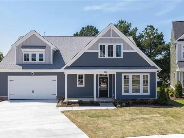 306 Station Dr, Suffolk, VA 23434