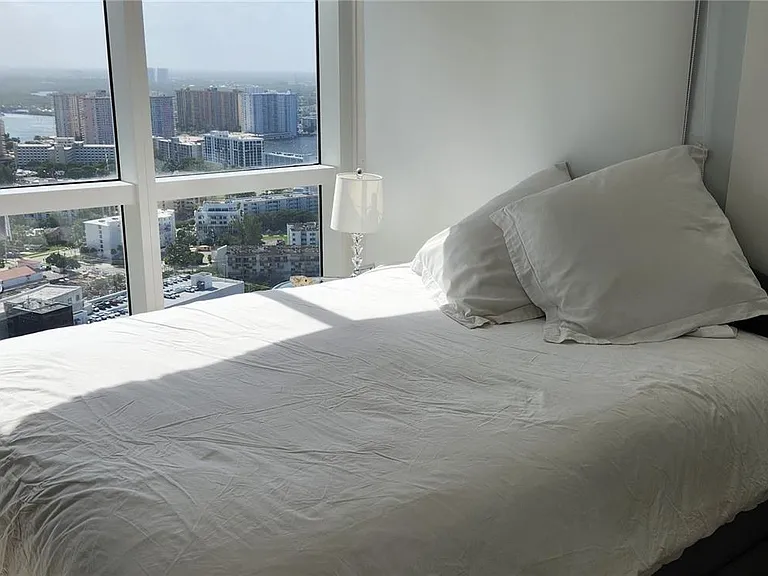 18201 Collins Ave #4305 — Photo 12