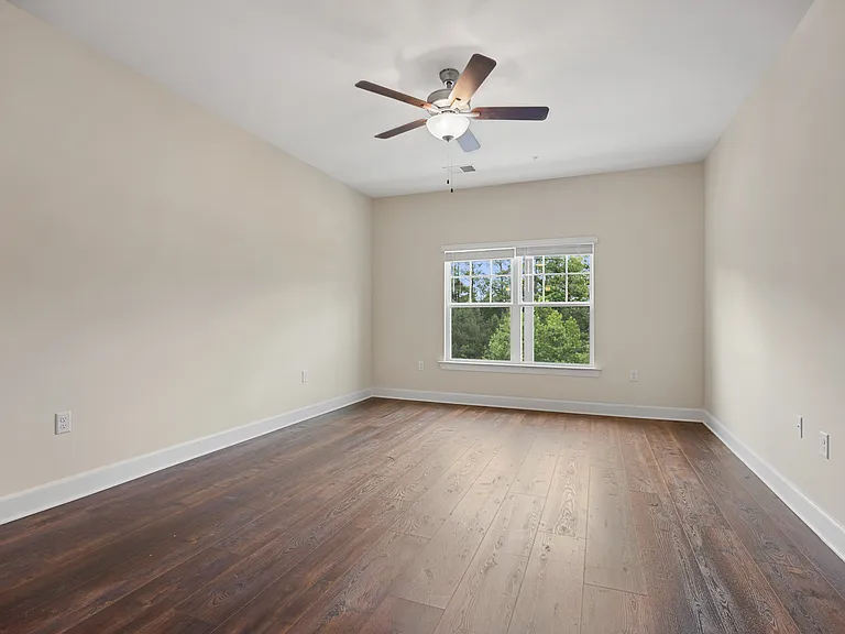Oak Forest Pointe — Photo 9