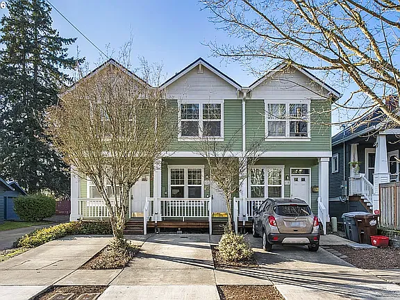 SE 8th Ave — Photo 1
