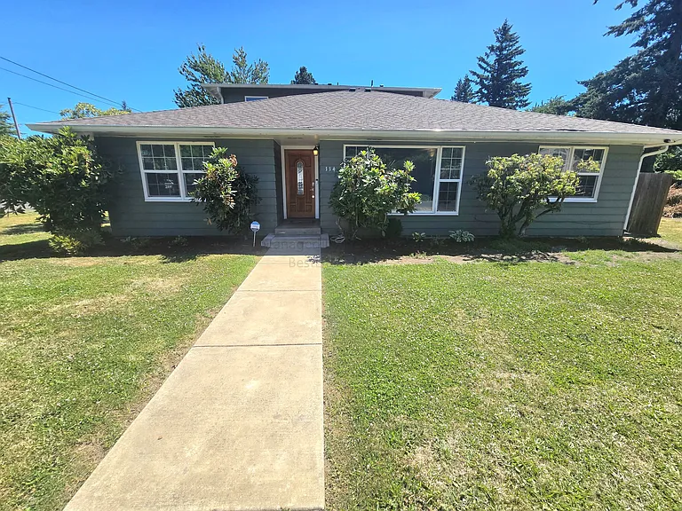 114 SE 218th Ave — Photo 1