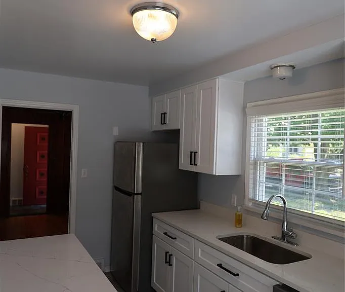 4121 Seminole Dr — Photo 31
