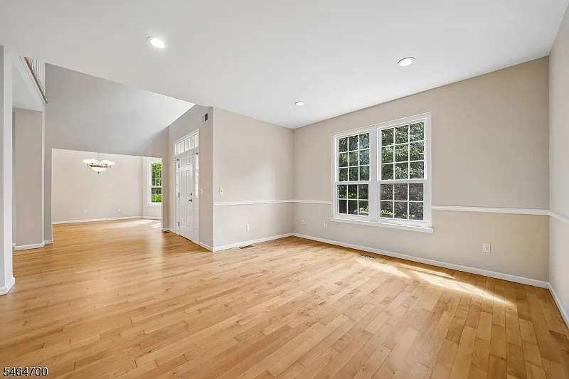 4 bed, 3.5 bath, $5,500 — Photo 3