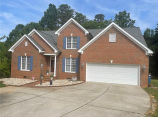 4718 Clifton Park Dr, Jamestown, NC 27282
