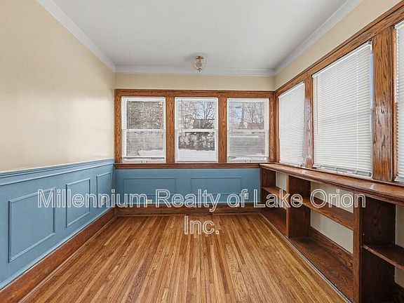 4th image of 52 E Iroquois Rd