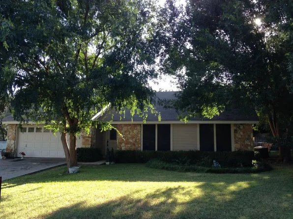 410 Deep Wood Dr, Georgetown, TX 78628