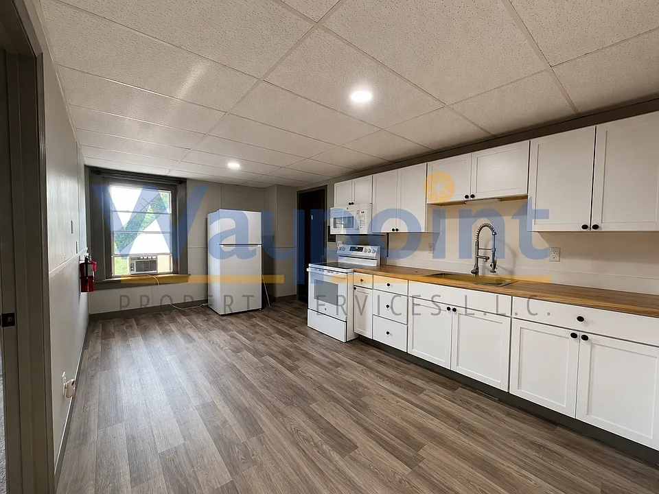 102 S Lafayette St #3