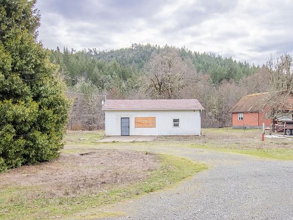 4th image of 10141 Redwood Hwy