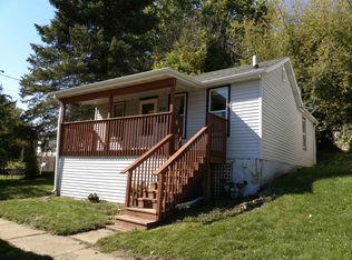 875 High Bluff St, Dubuque, IA 52001