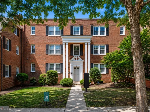 2102 Suitland Ter SE APT 302, Washington, DC 20020