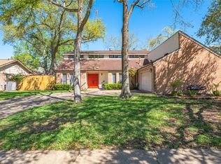 16419 Laurelfield Dr, Houston, TX 77059