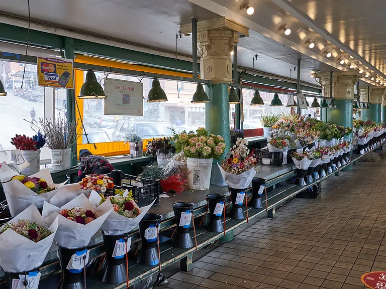 Less Than 2 Blocks From Pike Place Market