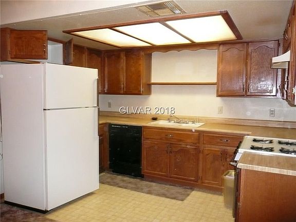 4th image of 6633 W Tropicana Ave Unit 102