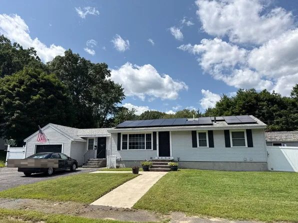 119 Annmarie Dr, Bellingham, MA 02019