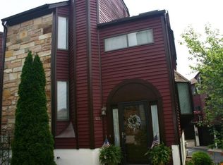 22 Trafalgar Ct, Hackettstown, NJ