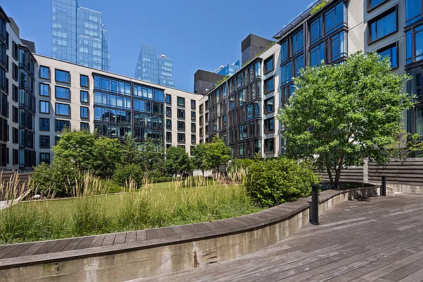 Rented by Keller Williams NYC | media 20