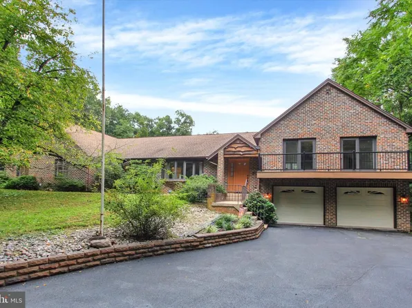 2221 Longs Gap Rd, Carlisle, PA 17013